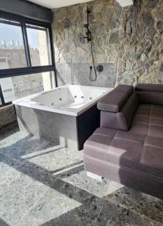 Haifa Apartment | מבנים בים 75 Suites at sea