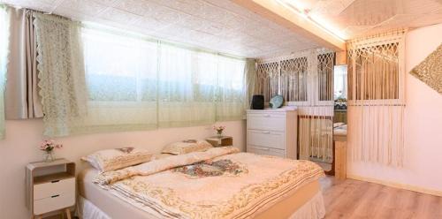 Jerusalem Apartment | מרגוע בכרם - דירות אירוח מושלמת עם חצר