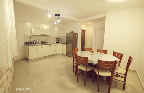 Artists Colony House | פסגה משפחתית בעתיקה