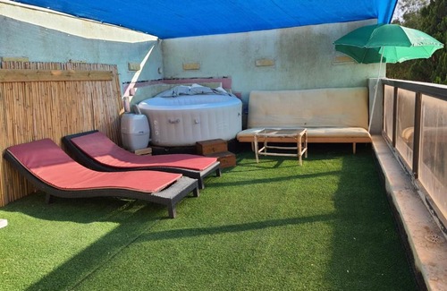 Arad Hostel | רוג'ום גסטהאוס Rujum