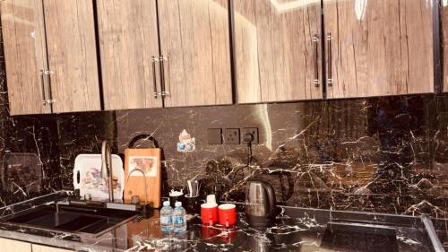 Al Faisaliyah Apartment | شقة بغرفة نوم و صالة بمدخل برمز سري