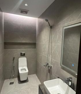 Hera Street Apartment | شقة حديثه من صالة و غرفة بتصميم انيق و موقع مميز