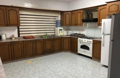 Suwailih Apartment | شقة مفروشة 4غرف نوم شارع الجامعة