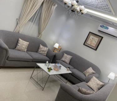 Al Malaz Apartment | شقه4 بالكامل بغرفتين نوم وصاله