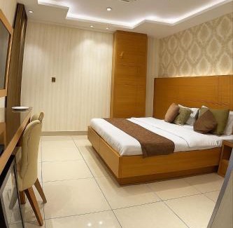 Karbalā’ Hotel | فندق الملك - King Hotel