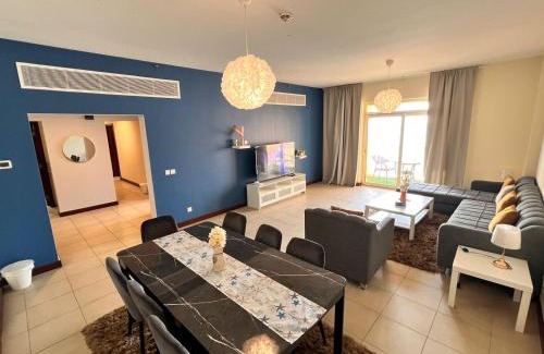 Bay La Sun Apartment | لافيستا سي فيو ريزيدنس La Vista Sea View Residence family and business