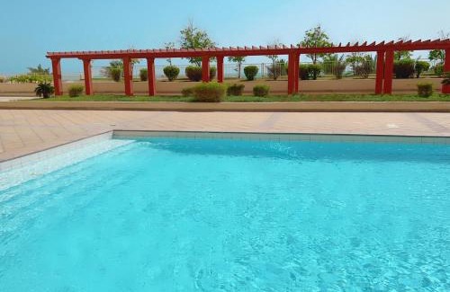 Bay La Sun Apartment | لافيستا سي فيو ريزيدنس La Vista Sea View Residence family and business
