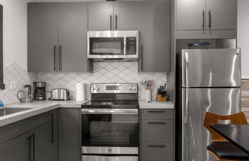 Woodland Hills House | ৎ୭ Clarendon Hideaway ৎ୭