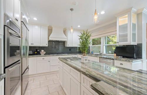 Encino House | ৎ୭Paradise Louiseৎ୭ Pool, Jacuzzi, huge yard &More