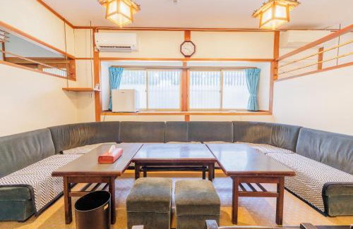 Ueda Apartment | 千本桜 Stay in an Old Sushi House