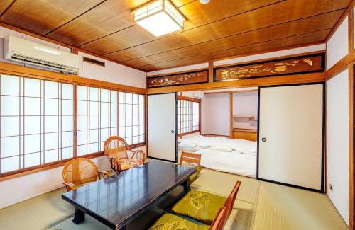 Ueda Apartment | 千本桜 Stay in an Old Sushi House