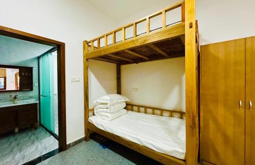 Wulingyuan House | 张家界熊风艺术园森林有约民宿