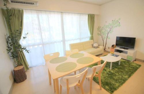 Yamachi Apartment | 沖縄ライフインゼファー Okinawa Totoro House