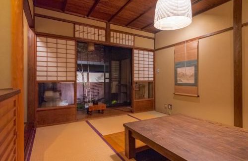 Sannenzaka Ninenzaka Villa | 清水小筑 清水寺へ徒歩3分 最寄り駅五条坂 最大16人宿泊