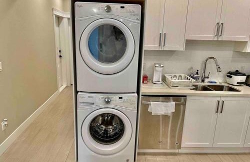 Dunbar Apartment | 温西民宿 Vancouver West Quiet Home
