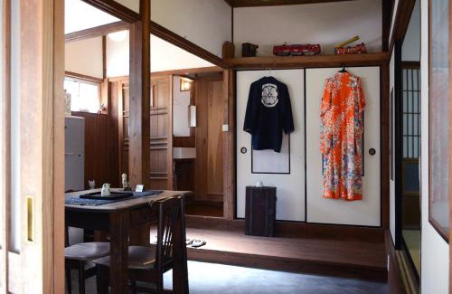 Arita House | 続異人館 ZOKU IJINKAN Guest House