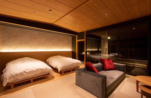 Takaoka Hotel | 越中五位花尾温泉山帽子