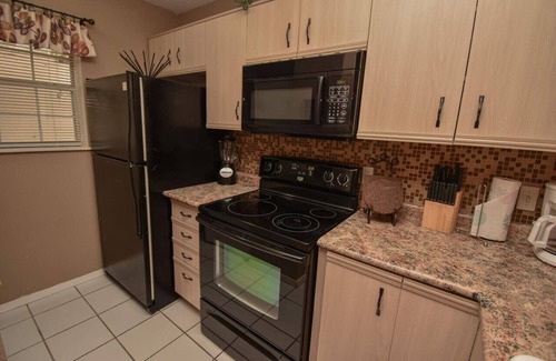 Table Rock Condo | ꕥScenic Pond Views ♕Queen Beds ꕥSpacious End Unit