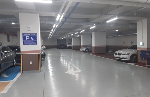 Sokcho Apartment | 관광 1번지인 속초관광수산시장, 아바이마을 등 유명관광지를 도보로, 바다와 호수 및 산의 뷰를 동시에 감상할 수 있는 주니어스위트룸