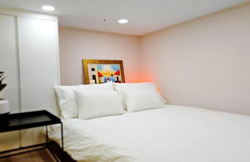 Sinchon-dong Apartment | 홍대입구, 신촌 중심부 씨티뷰하우스,Fully Furnished