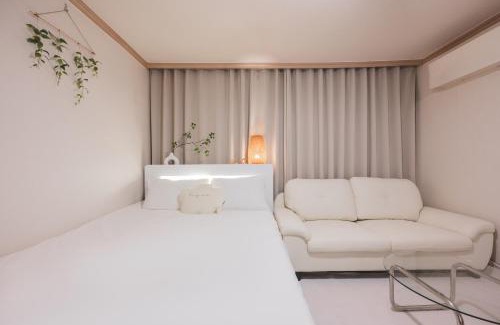 Mapo Apartment | 홍대 stay blue