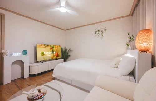 Mapo Apartment | 홍대 stay blue
