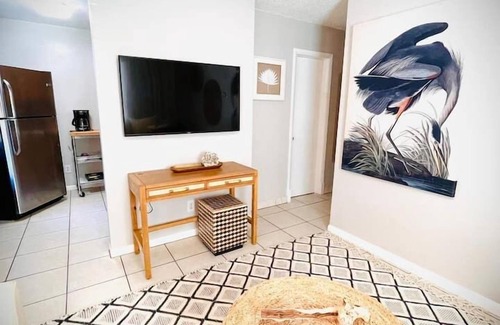Harbordale Apartment | 01 Cozy Portside Apartment - close to everything!