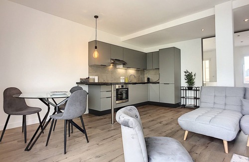 Antibes City Centre Apartment | (027) L'ilette Sea View