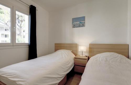 Hopitaux-Facultes Apartment | 028- CHU Hôpital, Appart 2chambres, Parking, Tram
