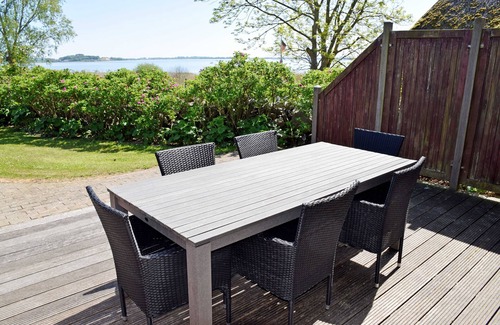 Alt Reddevitz Apartment | 03 Holiday apartment with lake view - Holiday apartments on the Reddevitzer Hövt