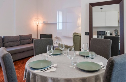 Crocifissa di Rosa Apartment | 035BS- Menotti Apartment