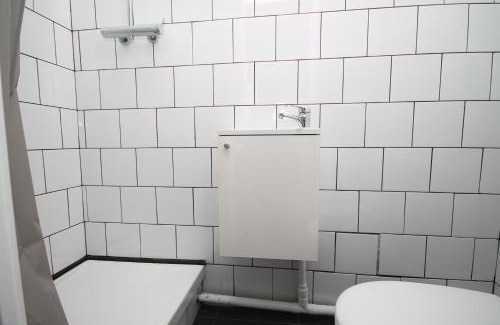 Saint-Denis Bed & Breakfast | 04 - Chambre avec lit double proche Paris et transports WIFI