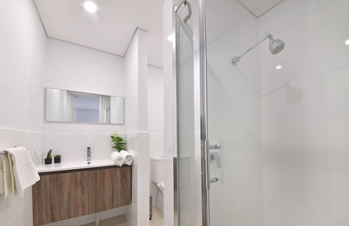 Belmont Apartment | 04 Modern Apartment close to Airpot & City