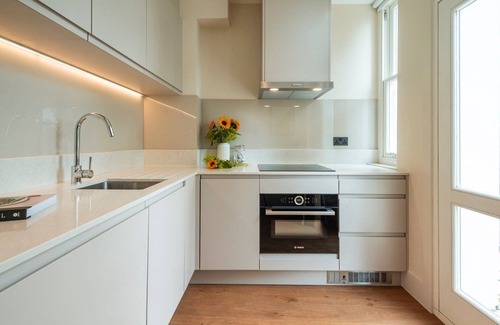 West Kensington Apartment | 04-Philbeach Gardens