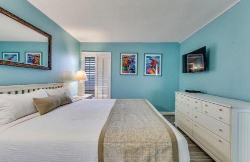 Wilmington Beach Apartment | 0402 Modern Greece condo