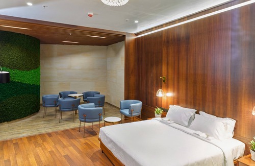 Nedumbassery Hotel | 0484 Aero Lounge - Terminal 2, Cochin Airport Hotel