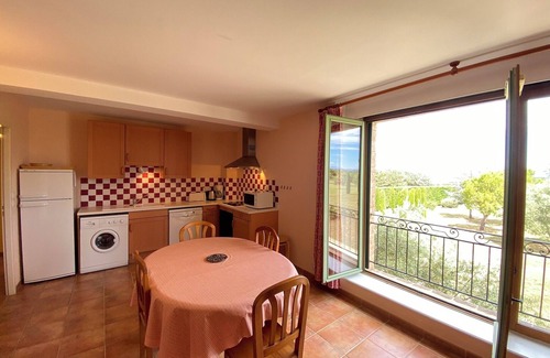 Brunet Apartment | 04B3: Beautiful T3 in the heart of lavender - pool