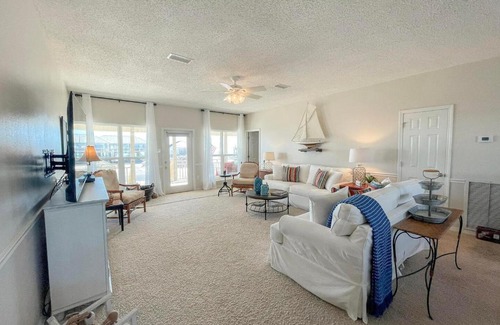 Silver Cay House | 051 Topsail