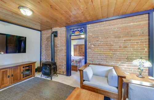 Salida House | 0601 Downtown Salida Cottage with Fireplace and Yard