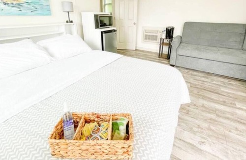 West Ocean City Resort | 07. Charming one-bedroom resort with pool