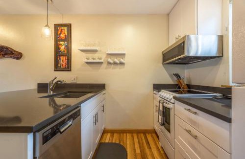 Hood River House | 08 Lodge