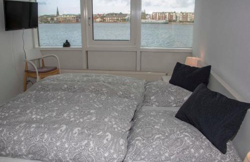 Innenhafen Apartment | 089 Fewo Skyline direkte Strandla