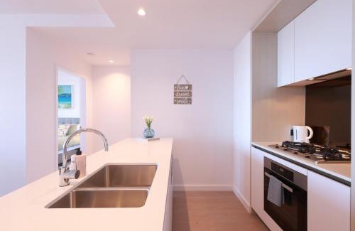 Docklands Apartment | 09D 2Bedroom Apt nr Yara river w Ocean view Free parking