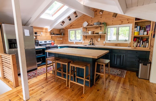 Birchview by the Saco Ski Chalet | 1.1 acre modern waterfront home on the Saco river