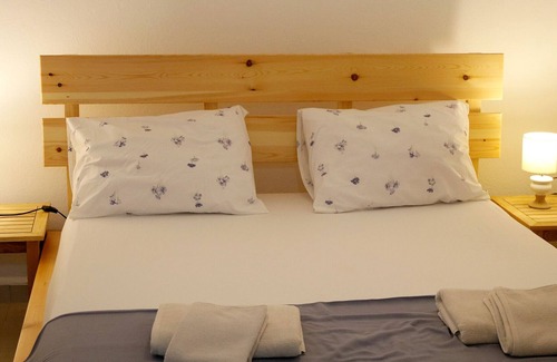 Datca City Center Apartment | 1+1 Bahçeli, deniz ve şehir manzaralı daire