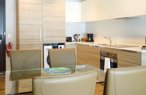 Hollywood Lakes Condo | 1/1 Deluxe CONDO/Walk to Hollywood BEACH/Rooftop POOL and JACUZZI/24hr GYM