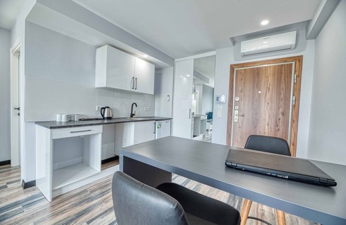 Atasehir Apartment | 1+1 Flat Located In Aesthetic Centers Area In Ataşehirn