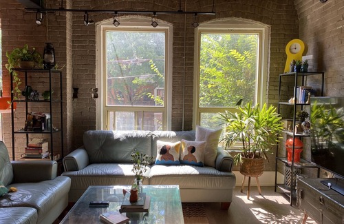 Parkdale Apartment | 1+1 heritage loft in trendy dt Toronto