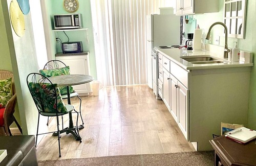 Corpus Christi Apartment | 1.3 miles to beach & conveniently located to fishing,restaurants & shopping!