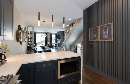 Buena Vista House | 1.5 Miles to DT | Speakeasy | Poker | City Views